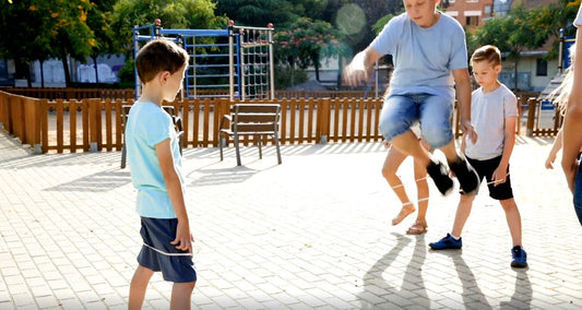 Gummitwist – Regeln, Anleitung & lustige Varianten für Kinder