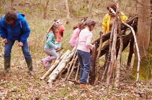 Abenteuer Schnitzeljagd zu Hause: Spielspaß für die ganze Familie mit einfachen Mitteln