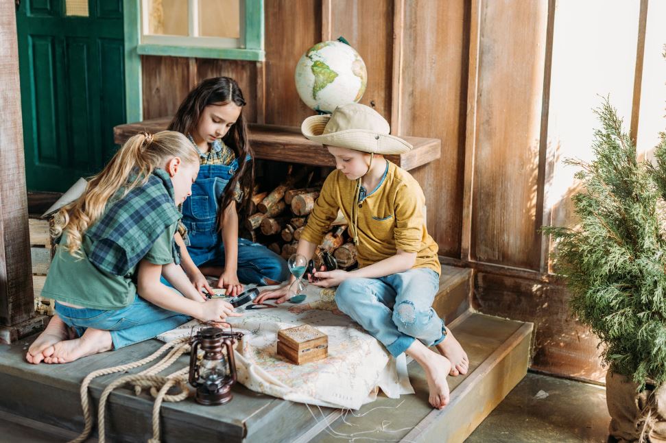 Die ultimative Schatzsuche zum Kindergeburtstag: 10 fertige Spiele zum Ausdrucken, die Kinderaugen zum Leuchten bringen