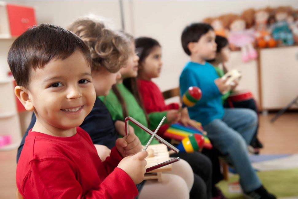 🗺️ Schnitzeljagd für Jungs zum Kindergeburtstag: Die besten Ideen, Rätsel und Tipps für ein episches Abenteuer